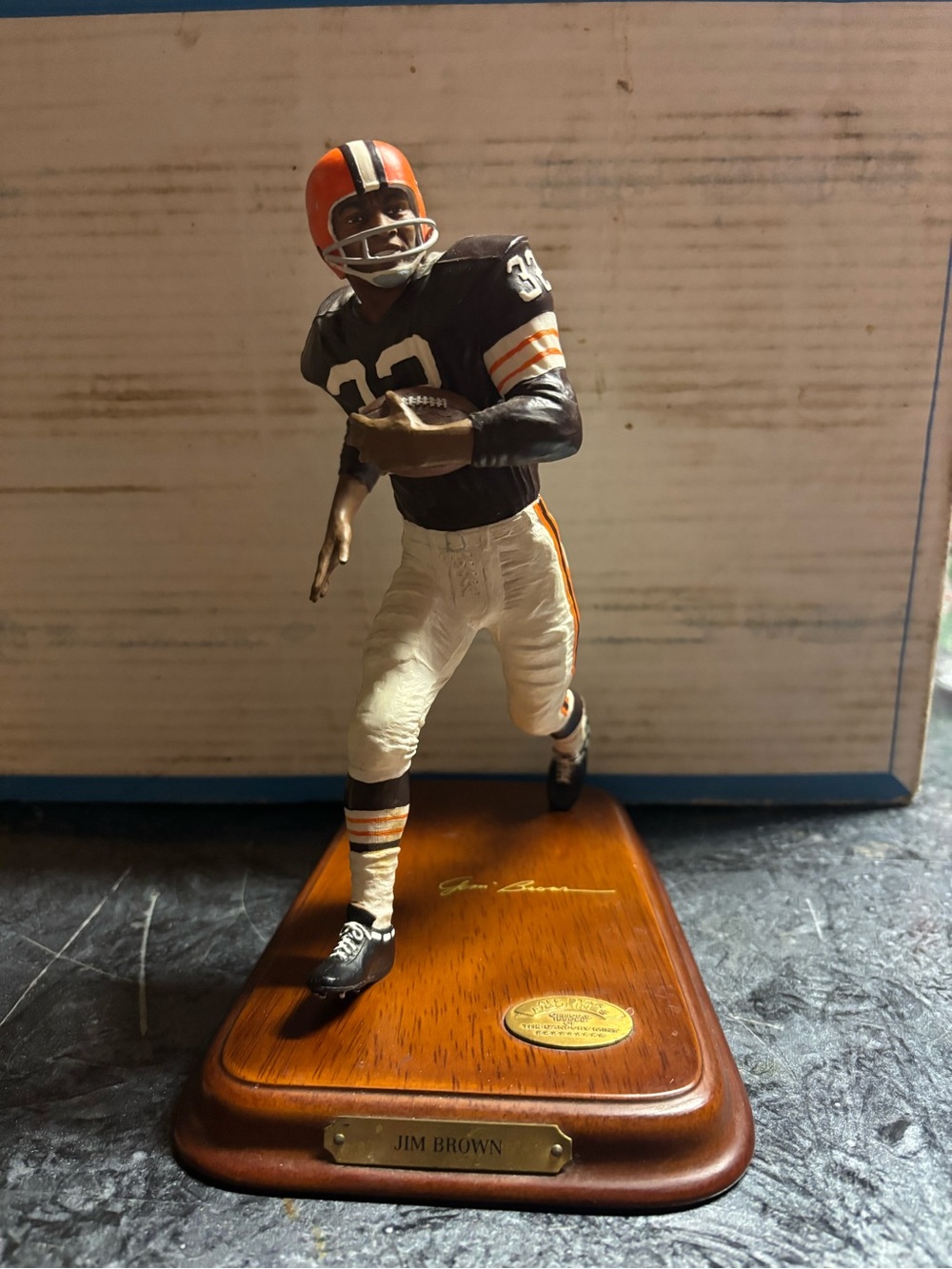 Jim Brown Cleveland Browns NFL Danbury Mint Figurine. Hall of Fame Running Back.